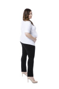 T-Shirt Tara Mom weiß, Model Jasmin (1,75 m, Gr. 50 long im 7. Monat schwanger)